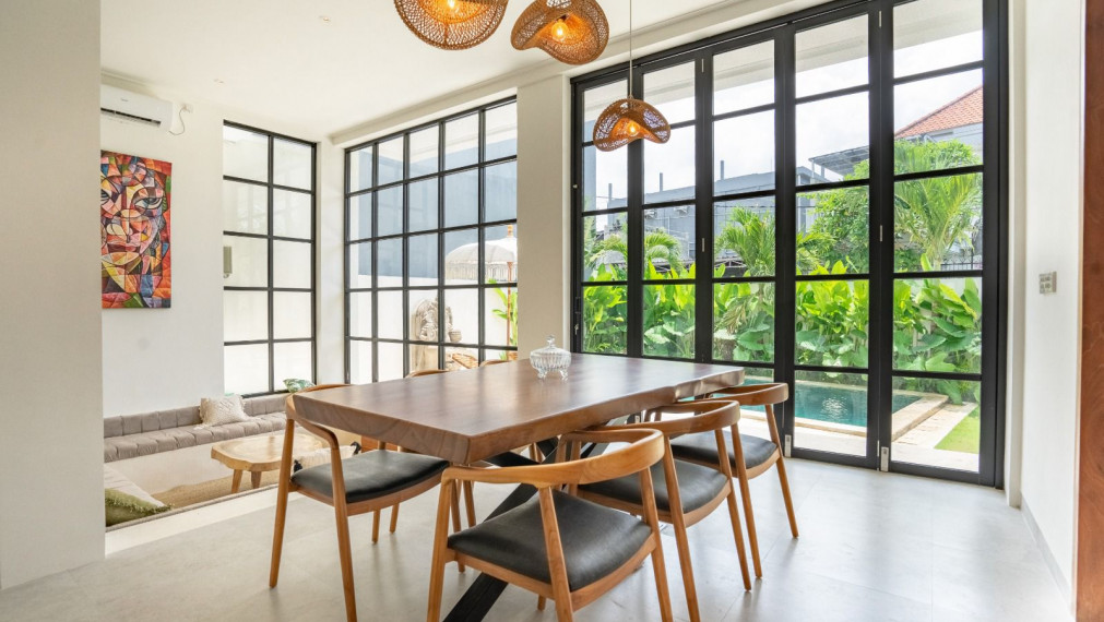 Predaj 3- spálňová kompletne zariadená vila Berawa Bali, Indonézia