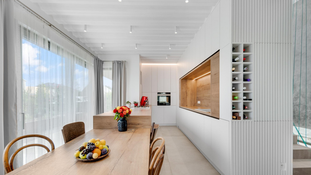 Predaj - 4-izb. rodinný dom v Jablonovom s jedinečným dizajnom a charizmatickou záhradou