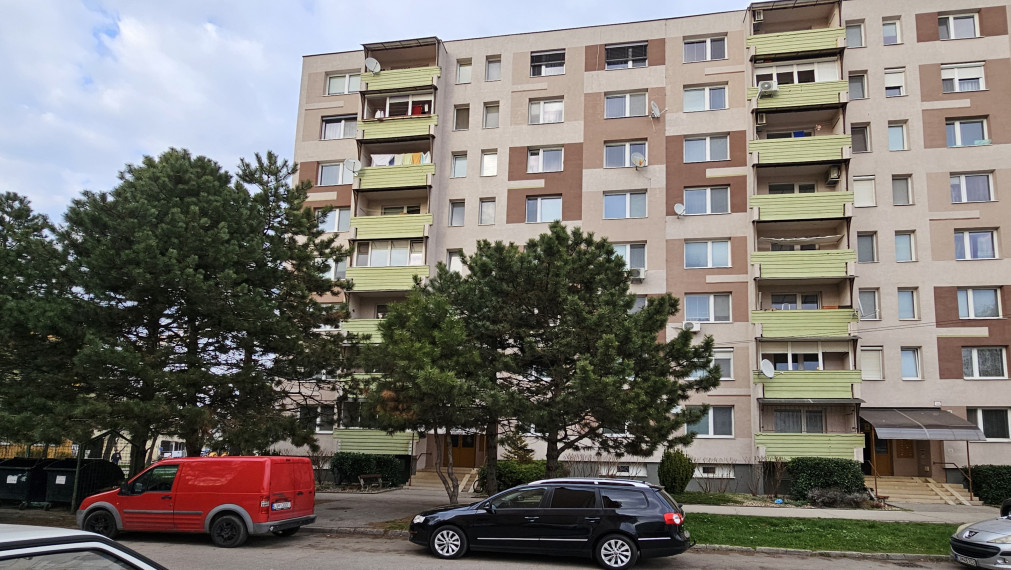 REZERVOVANÉ, PREDAJ, 3-izbový byt s balkónom, Kpt. J. Nálepku, Levice