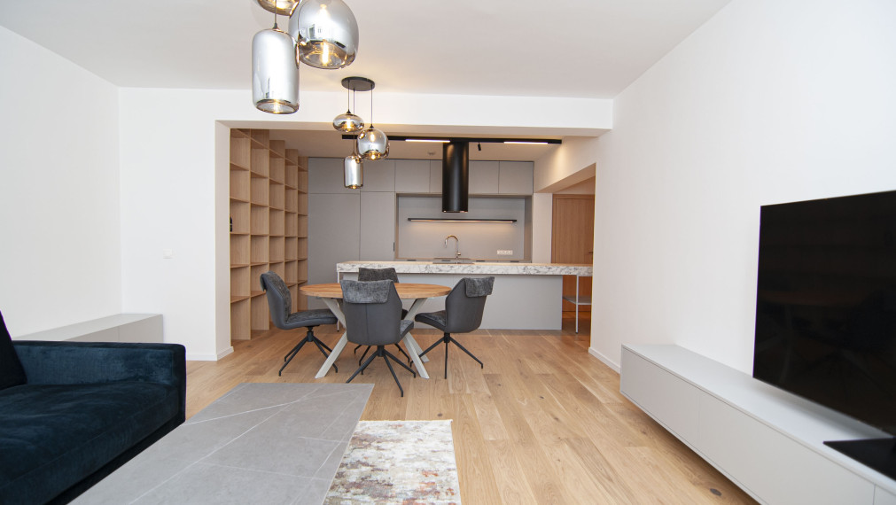 Prenájom 4-izb.byt 127m2 s terasou 53m2, Zámocká ul.-Staré Mesto,BAI