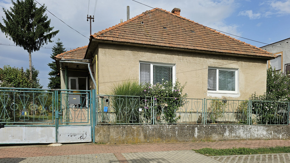 PREDAJ, 3- izbový rodinný dom, Kalná nad Hronom, časť Kalná