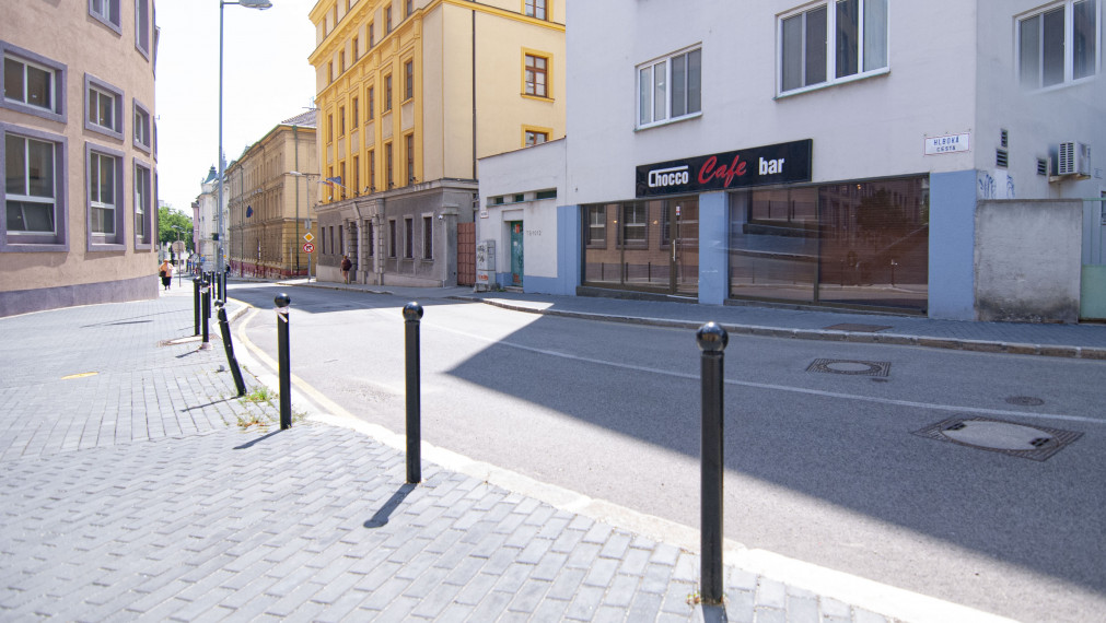 Predaj obchodného priestoru-kaviarne 65m2, Ba-Staré Mesto