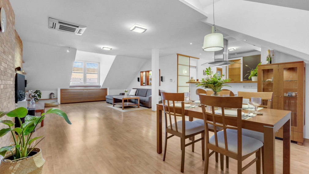 PREDAJ - podkrovný 3-izbový byt na Nivách - 500 bytov, Súťažná