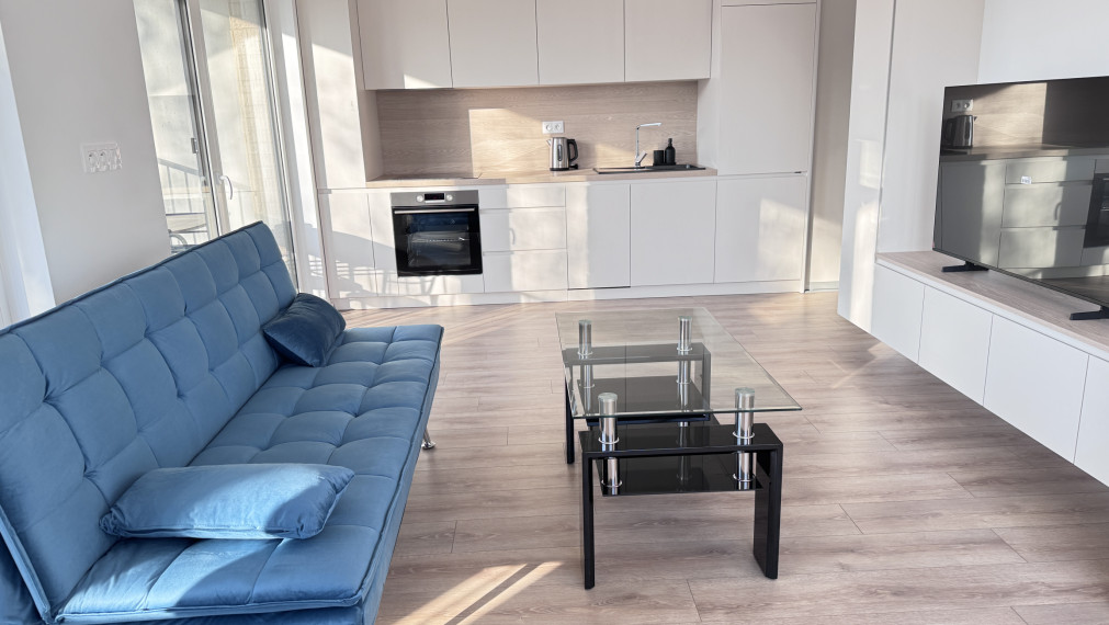 Prenájom - Úplne nový 2i byt s veľkým balkónom a parkovaním