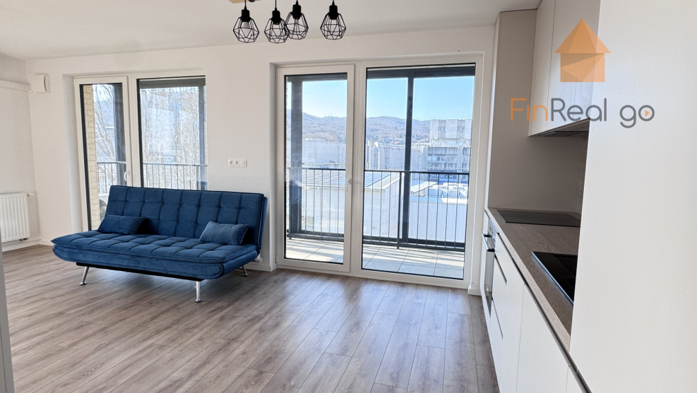 Prenájom - Úplne nový 2i byt s veľkým balkónom a parkovaním
