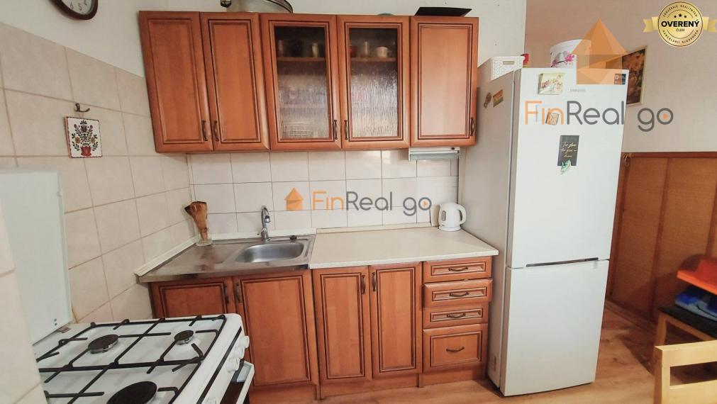 Predaj 3-izbový byt s loggiou, výborná cena, Levice