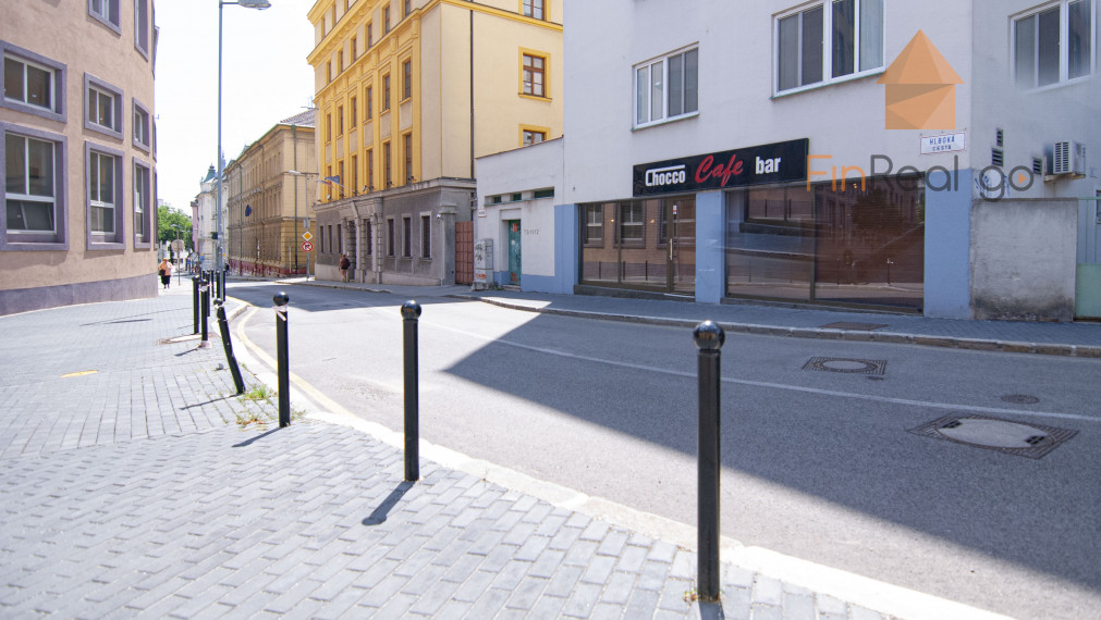 Na prenájom kompletne zariadená kaviareň, Hlboká cesta,BA-Staré Mesto