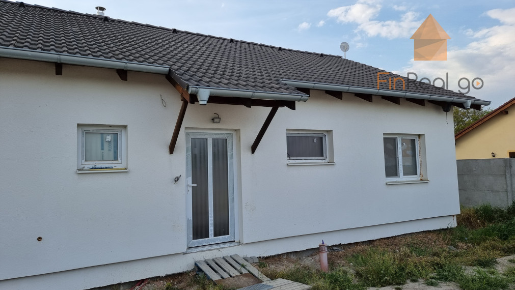 Rezervované - Opätovne v predají -Exkluzívne na predaj 4i RD Bungalov v MACOV -  Rezervované