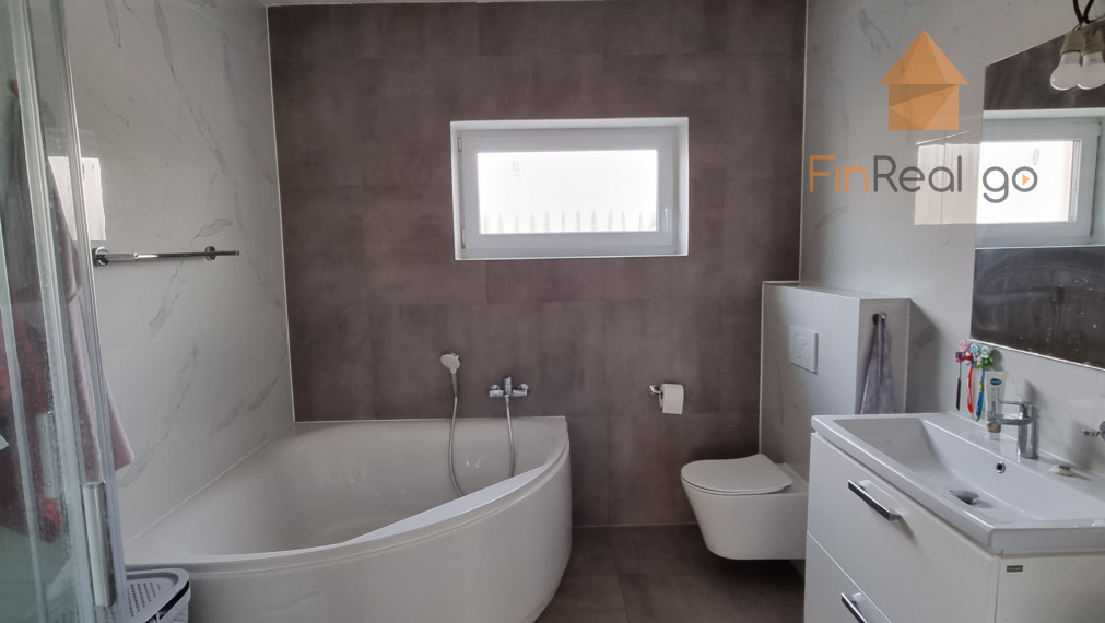 Rezervované - Opätovne v predají -Exkluzívne na predaj 4i RD Bungalov v MACOV -  Rezervované