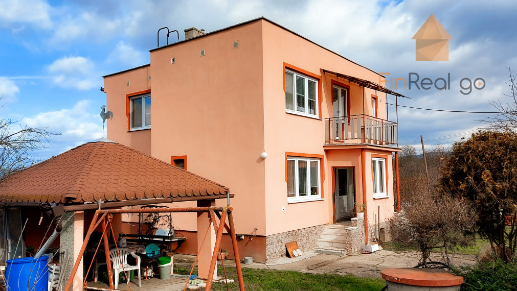 PREDANÉ, predaj 4 izbový rodinný dom, dve kúpeľne, Žemberovce