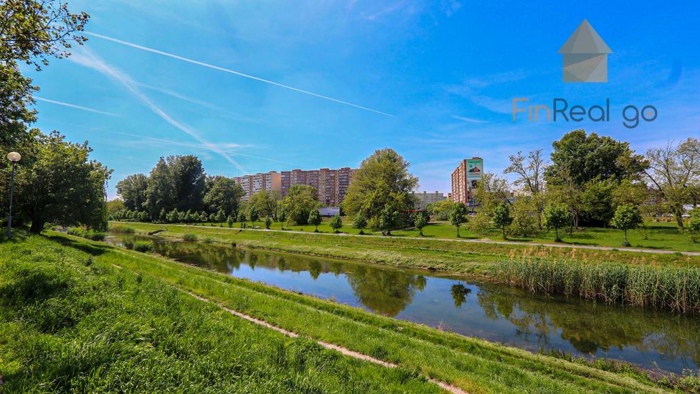 PRENÁJOM - slnečný 2-izbový byt, Lachova, Bratislava-Petržalka