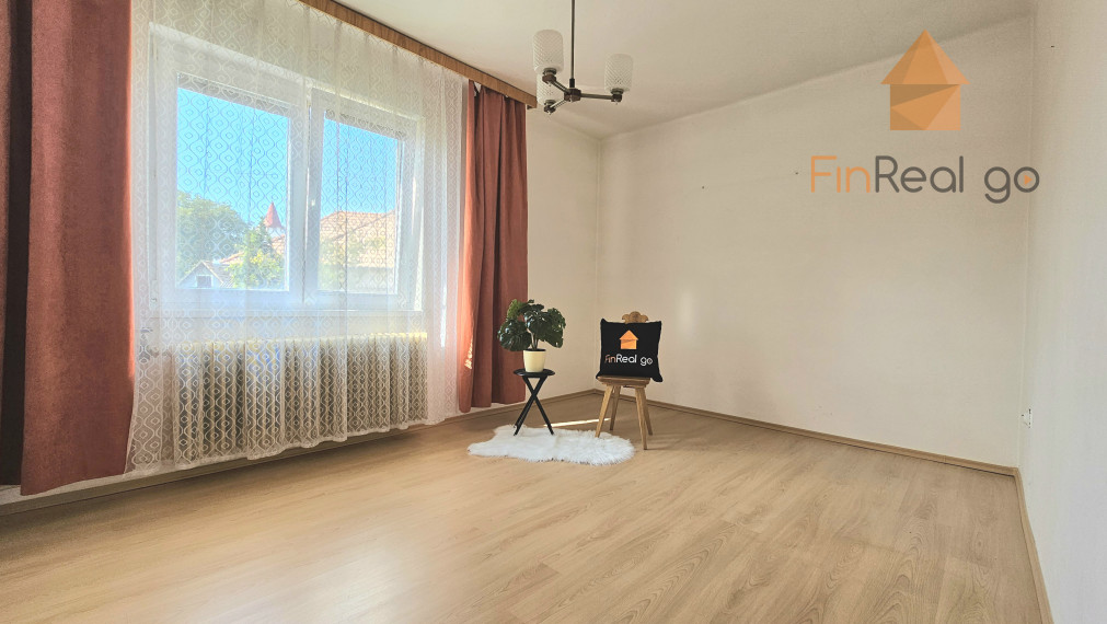 PREDANÉ, PREDAJ, 3-izbový byt s garážou a pozemkom, Bátovce