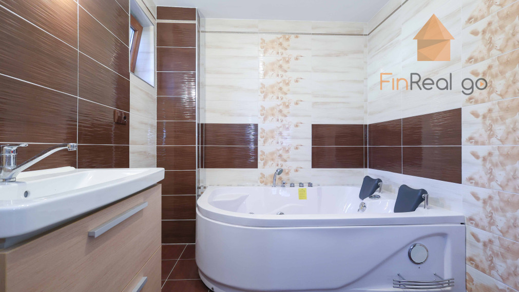 Predaj Kancelárske alebo obchodné priestory -  Bratislava-Rusovce na Balkánskej ulici