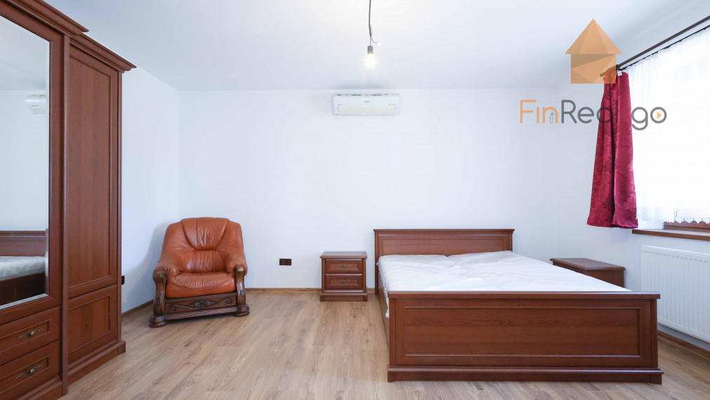 Predaj Kancelárske alebo obchodné priestory -  Bratislava-Rusovce na Balkánskej ulici