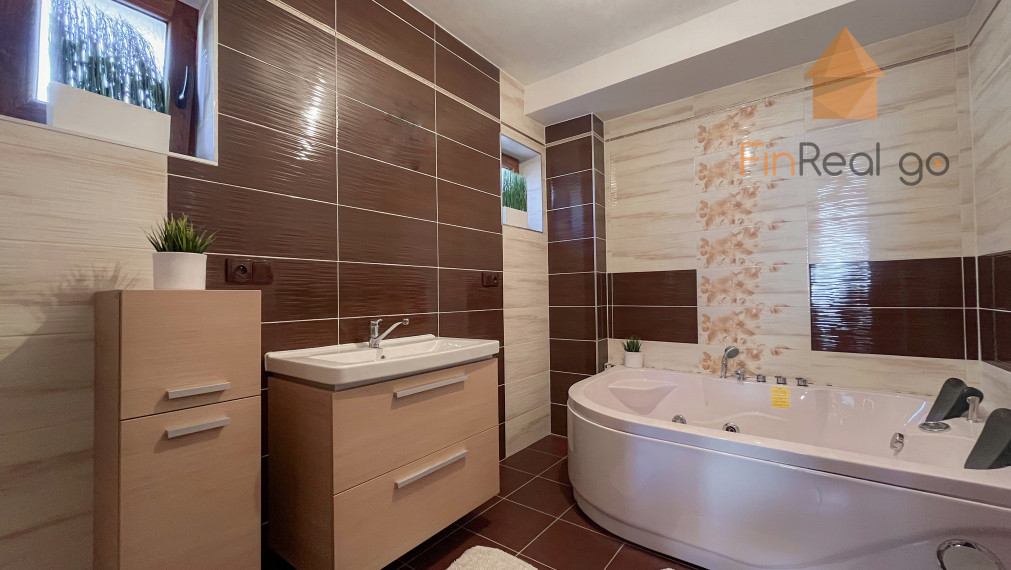 Predaj - zrekonštruovaný rodinný dom v lukratívnej časti Bratislava-Rusovce na Balkánskej ulici