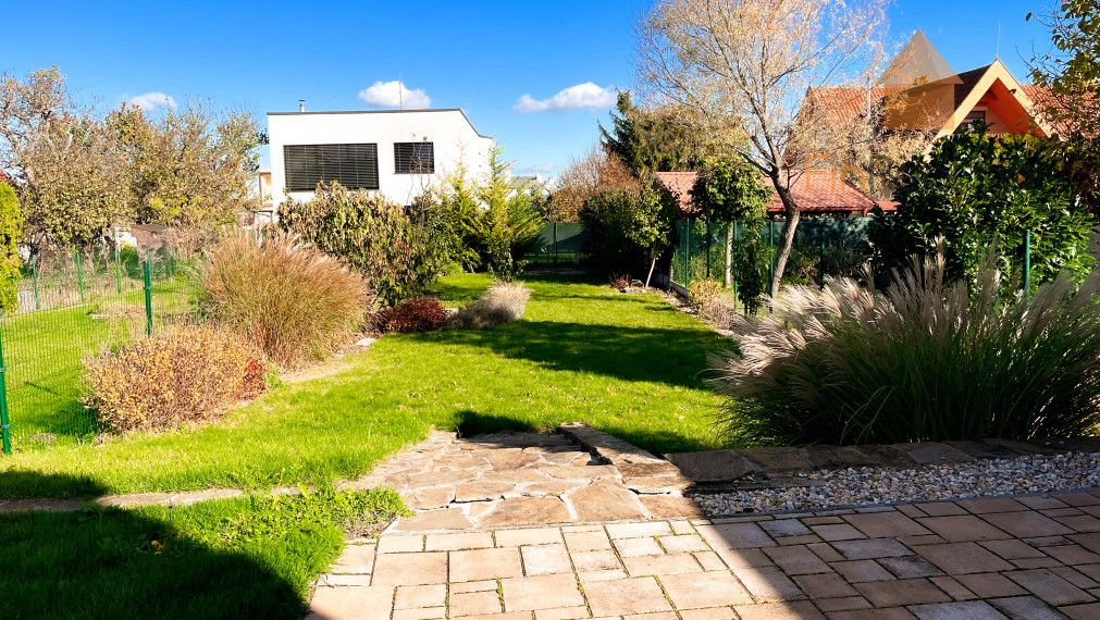 Predaj - zrekonštruovaný rodinný dom v lukratívnej časti Bratislava-Rusovce na Balkánskej ulici