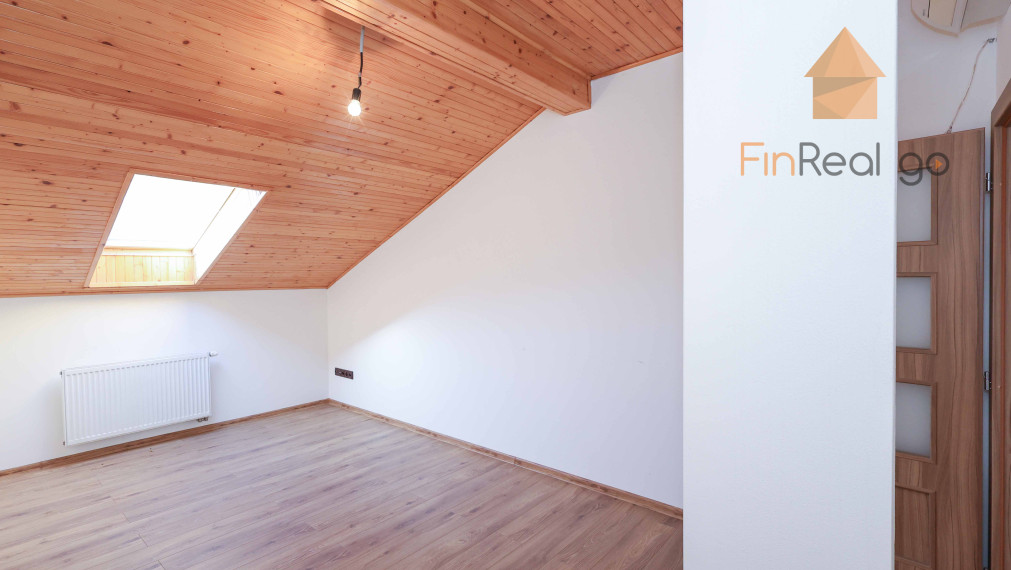 Predaj Kancelárske alebo obchodné priestory -  Bratislava-Rusovce na Balkánskej ulici