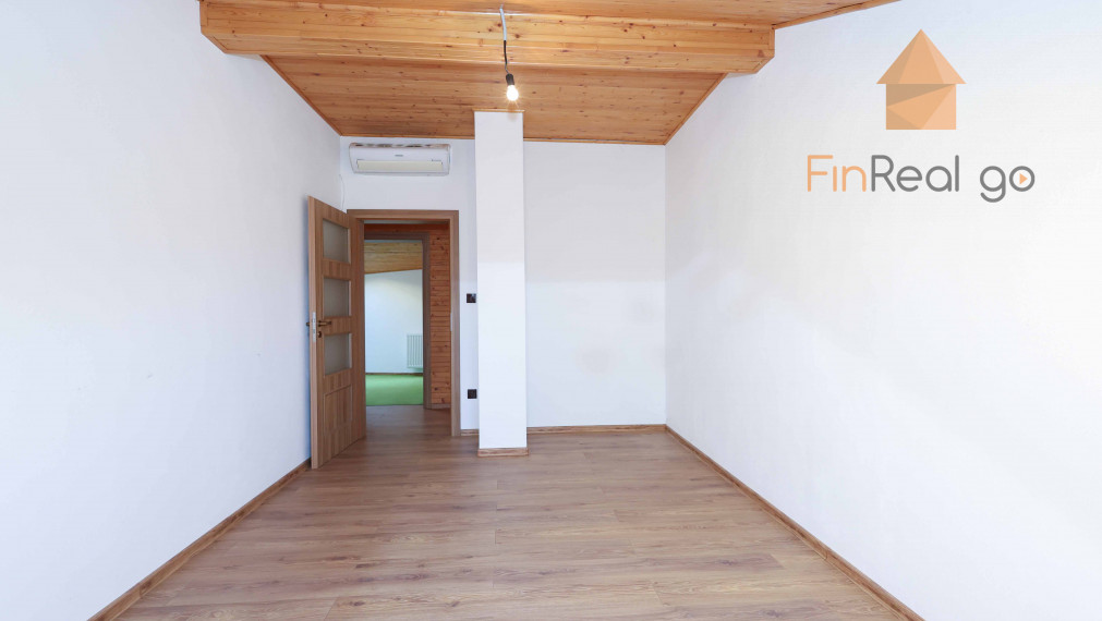 Predaj Kancelárske alebo obchodné priestory -  Bratislava-Rusovce na Balkánskej ulici