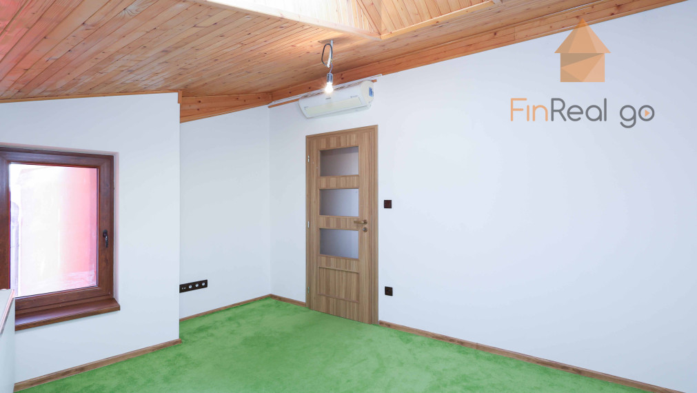 Predaj Kancelárske alebo obchodné priestory -  Bratislava-Rusovce na Balkánskej ulici