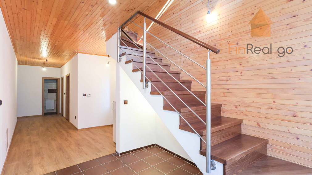 Predaj Kancelárske alebo obchodné priestory -  Bratislava-Rusovce na Balkánskej ulici