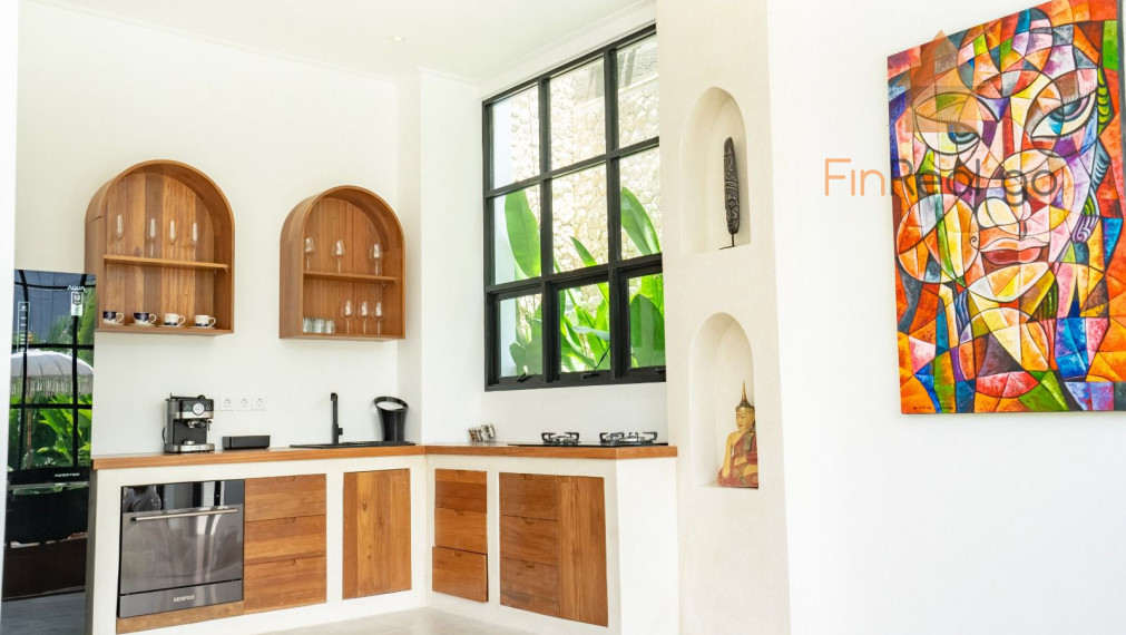 Predaj 3- spálňová kompletne zariadená vila Berawa Bali, Indonézia