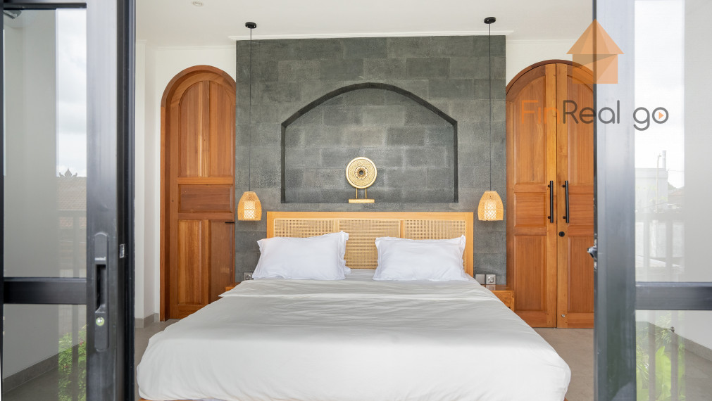 Predaj 3- spálňová kompletne zariadená vila Berawa Bali, Indonézia