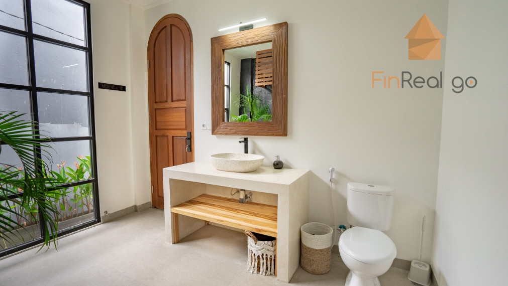 Predaj 3- spálňová kompletne zariadená vila Berawa Bali, Indonézia