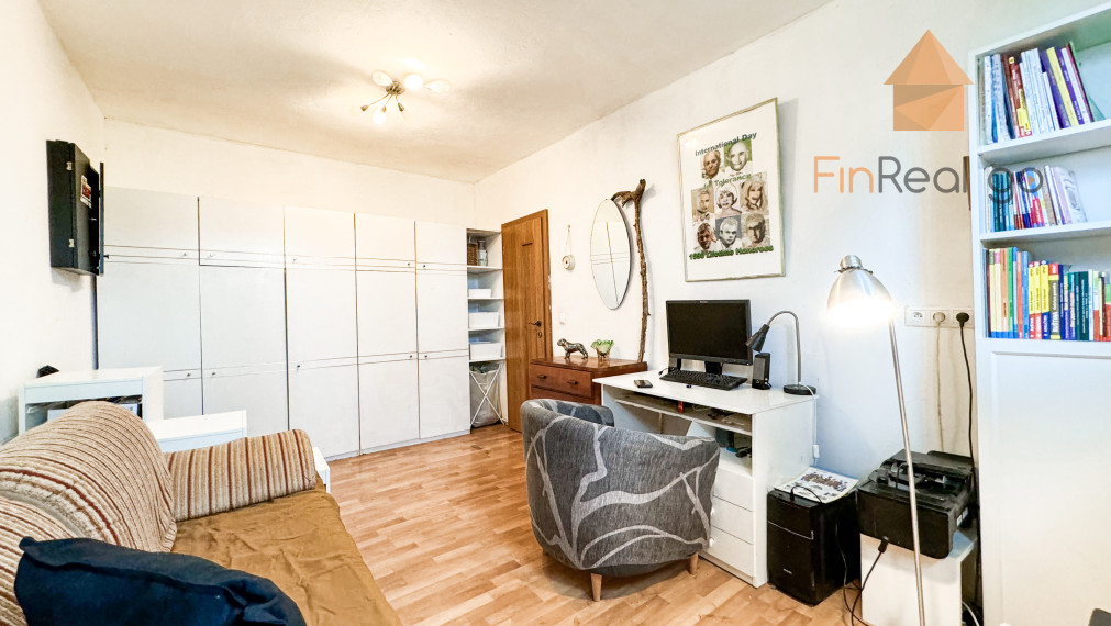 Predáme zariadený 7,5izbový rodinný dom v tichej časti Rače