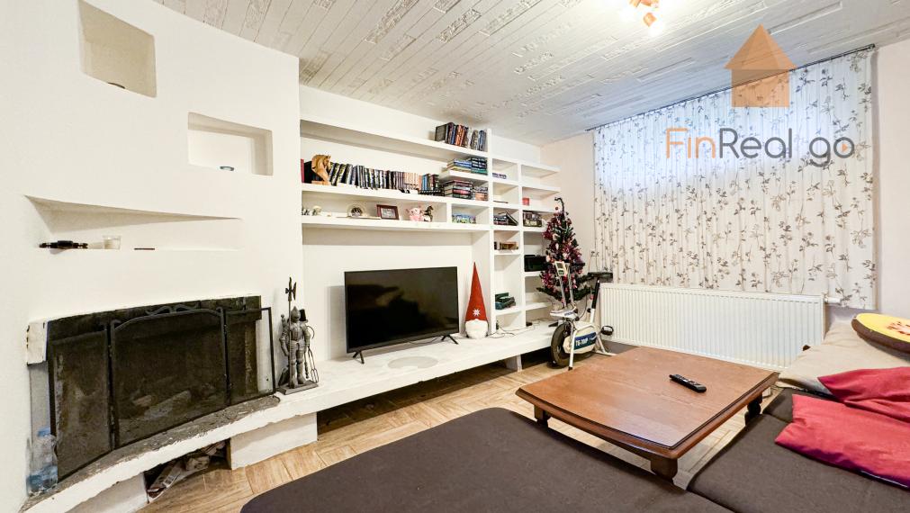 Predáme zariadený 7,5izbový rodinný dom v tichej časti Rače