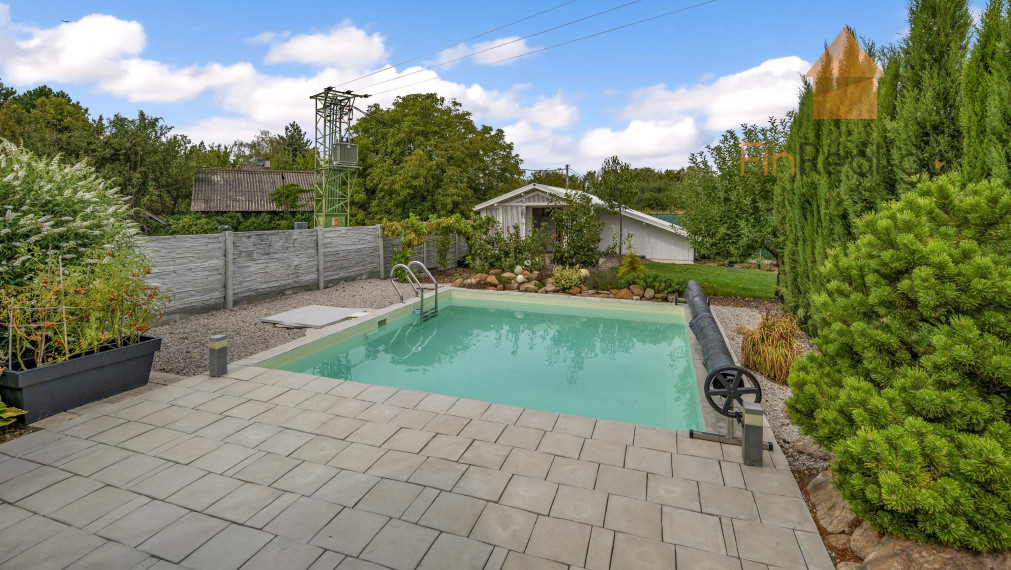 Predaj - 4-izb. rodinný dom v Jablonovom s jedinečným dizajnom a charizmatickou záhradou