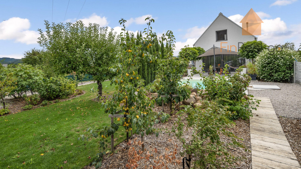 Predaj - 4-izb. rodinný dom v Jablonovom s jedinečným dizajnom a charizmatickou záhradou