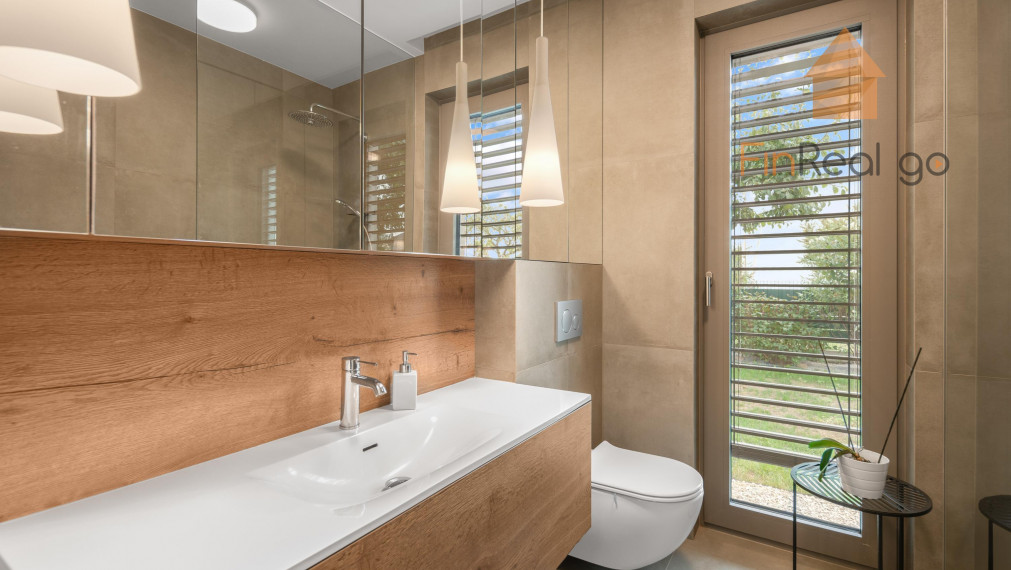 Predaj - 4-izb. rodinný dom v Jablonovom s jedinečným dizajnom a charizmatickou záhradou