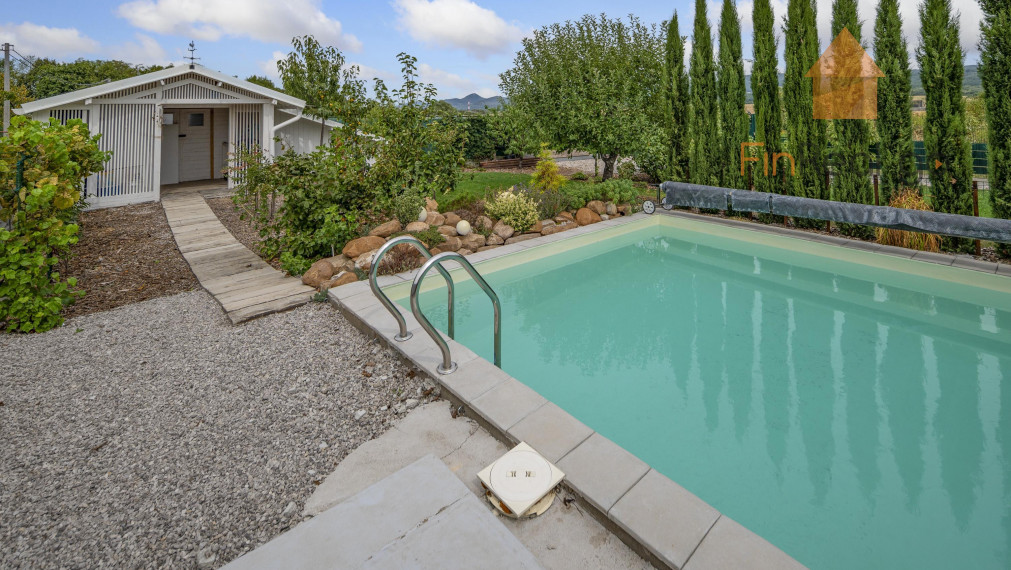 Predaj - 4-izb. rodinný dom v Jablonovom s jedinečným dizajnom a charizmatickou záhradou