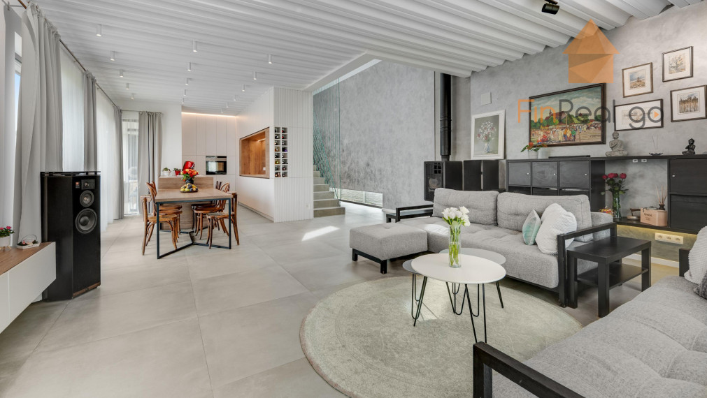 Predaj - 4-izb. rodinný dom v Jablonovom s jedinečným dizajnom a charizmatickou záhradou