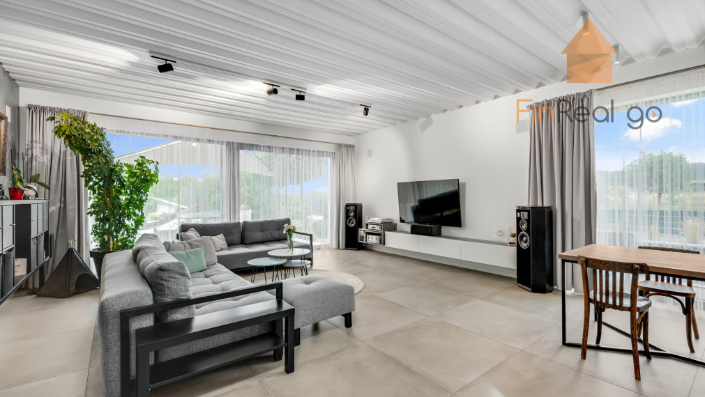 Predaj - 4-izb. rodinný dom v Jablonovom s jedinečným dizajnom a charizmatickou záhradou