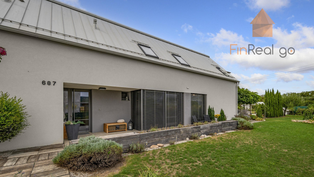 Predaj - 4-izb. rodinný dom v Jablonovom s jedinečným dizajnom a charizmatickou záhradou