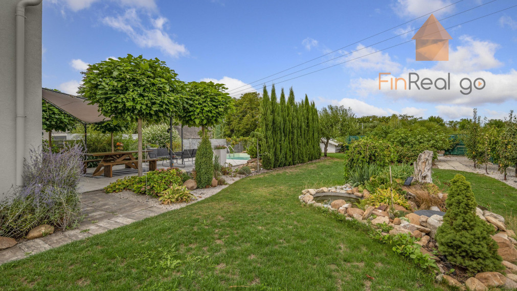 Predaj - 4-izb. rodinný dom v Jablonovom s jedinečným dizajnom a charizmatickou záhradou