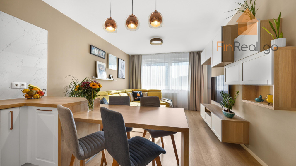 REZERVOVANÉ- 3-izbový byt FUXOVA, Petržalka