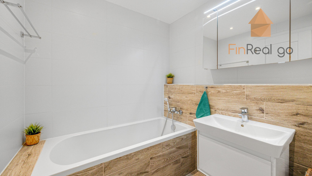 REZERVOVANÉ- 3-izbový byt FUXOVA, Petržalka