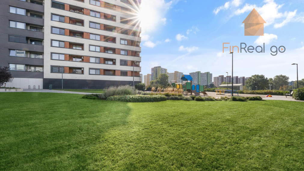 REZERVOVANÉ- 3-izbový byt FUXOVA, Petržalka