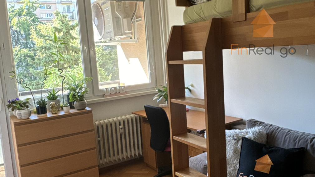 REZERVOVANÉ Na predaj - zrekonštruovaný 3izbový byt - Bratislava Ružinov Exnárova