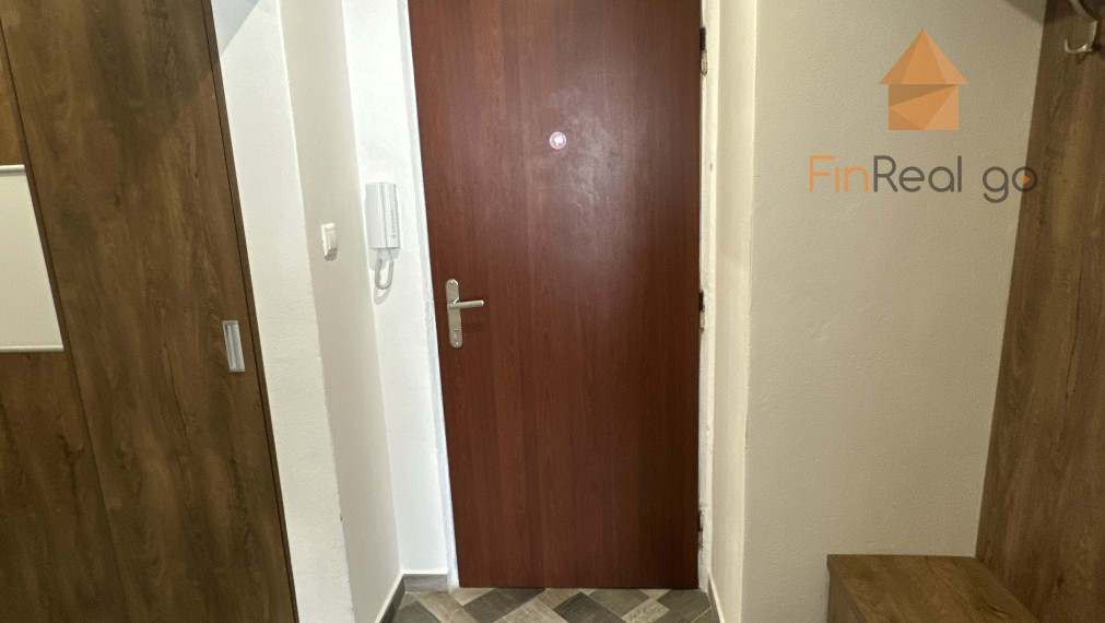 REZERVOVANÉ Na predaj - zrekonštruovaný 3izbový byt - Bratislava Ružinov Exnárova