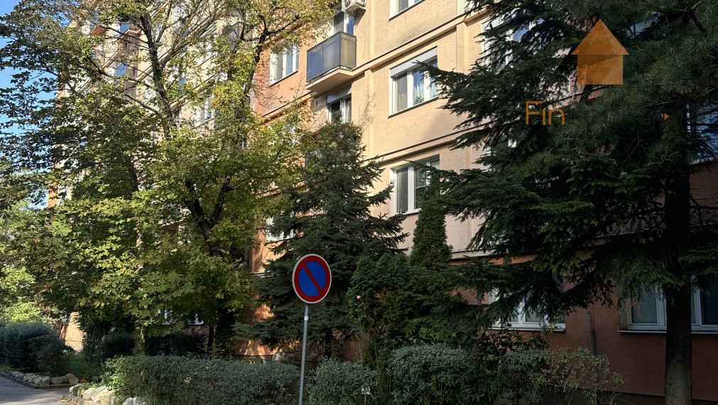 REZERVOVANÉ Na predaj - zrekonštruovaný 3izbový byt - Bratislava Ružinov Exnárova