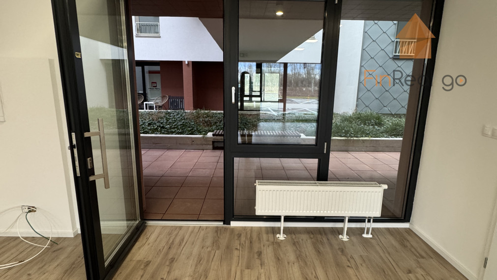 Prenajaté - obchodný priestor Moruše, 2 parkovacie státia priamo pred priestorom!