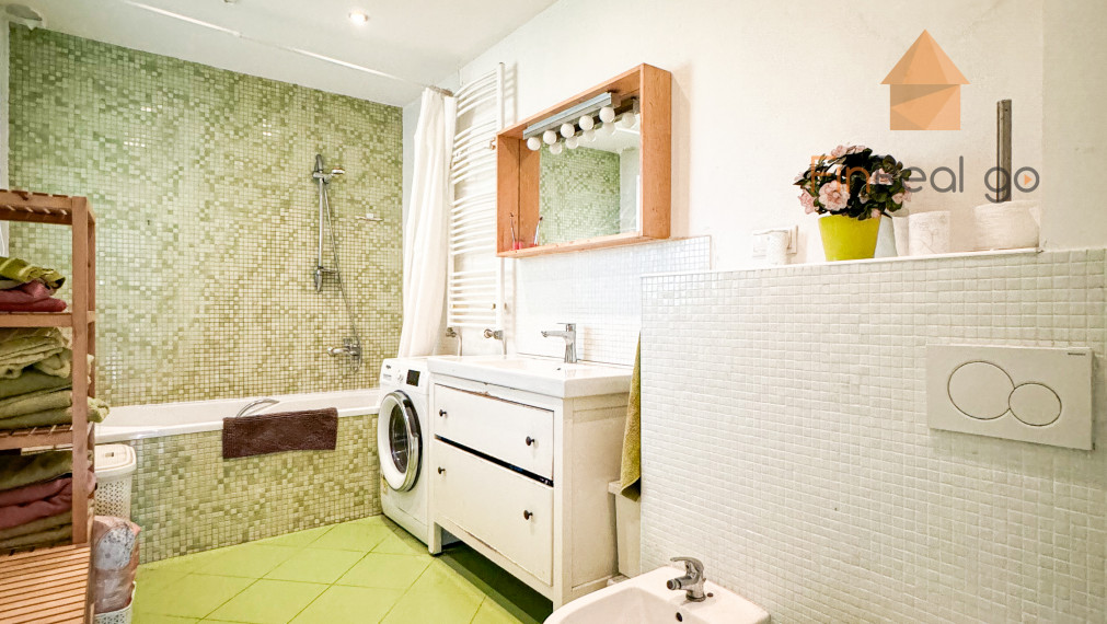 Predáme zariadený 7,5izbový rodinný dom v tichej časti Rače