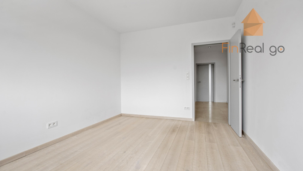 Na prenájom moderne zariadená 5-izbová rodinná vila s veľkorysým pozemkom v Galante