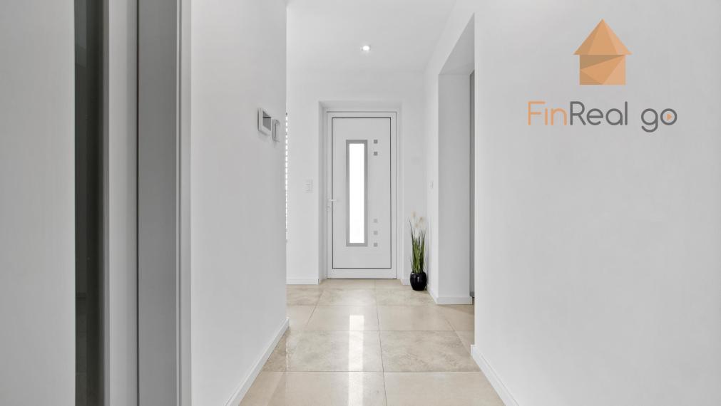 Na prenájom moderne zariadená 5-izbová rodinná vila s veľkorysým pozemkom v Galante