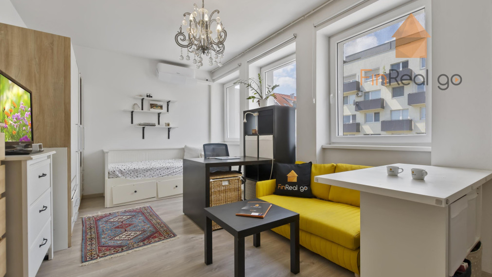 Predané -Na Predaj  svetlá zariadená garsónka Podunajských Biskupiciach -  Bratislava.