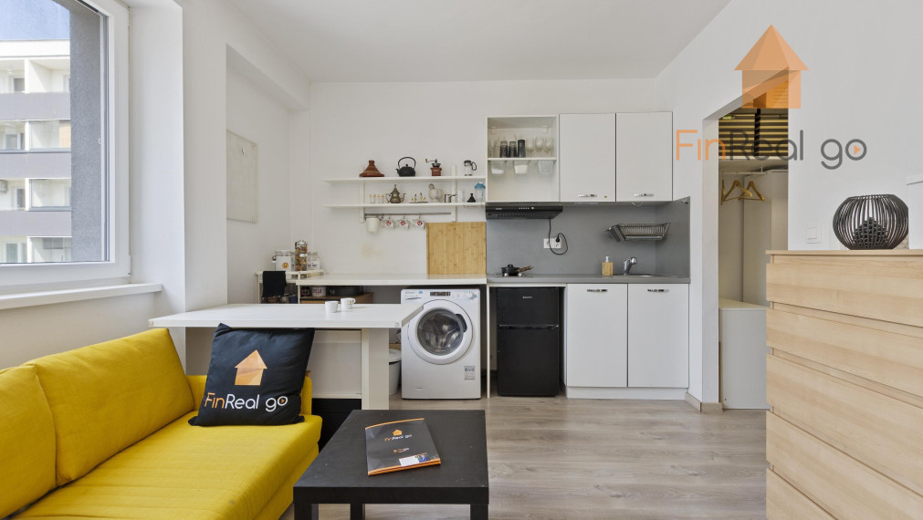 Predané -Na Predaj  svetlá zariadená garsónka Podunajských Biskupiciach -  Bratislava.