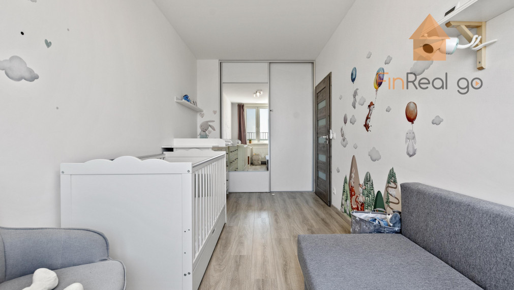 PREDANÉ moderný 4-izb byt, 2 terasy, spolu 124m2, gar.státie v cene